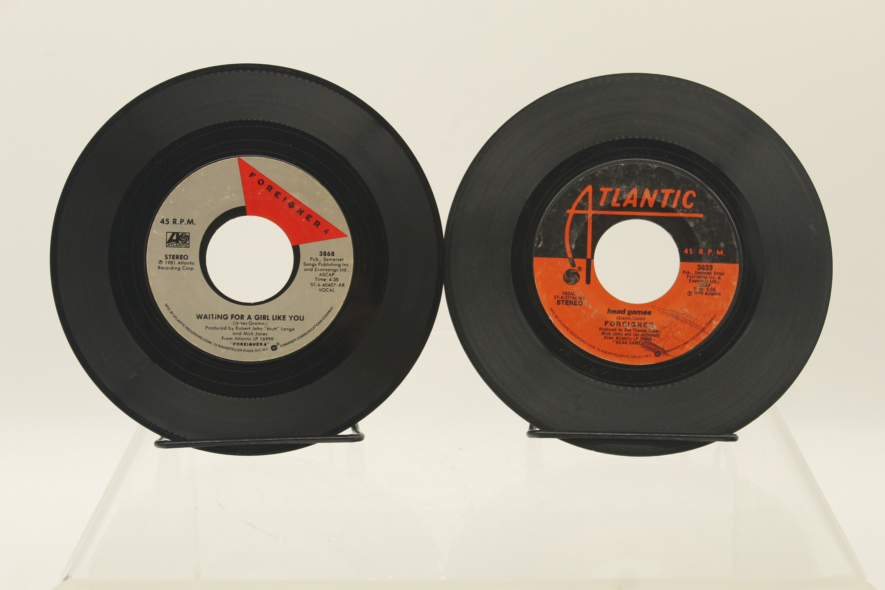 Vintage 1960's-70's Disk - Go - Case 45 Records Plastic