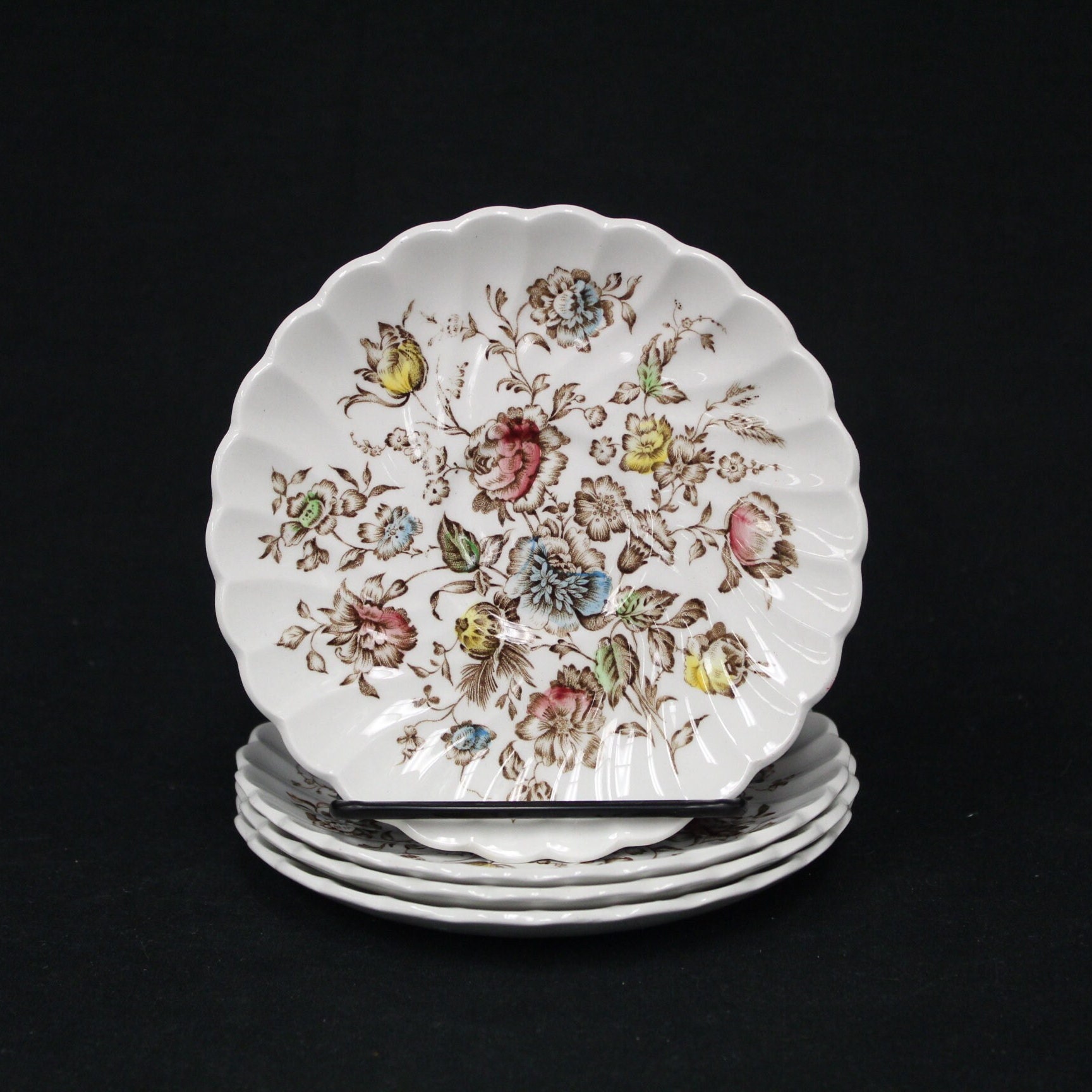 Johnson Brothers　2点セット Vintage Johnson Bros Staffordshire 'bouquet' Saucers, Set of