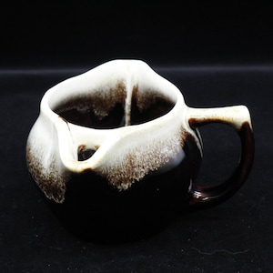 Vintage Drip Glaze Pfaltzgraff Pottery Dark Brown Gravy Sauce Bowl with Handle (V4712)