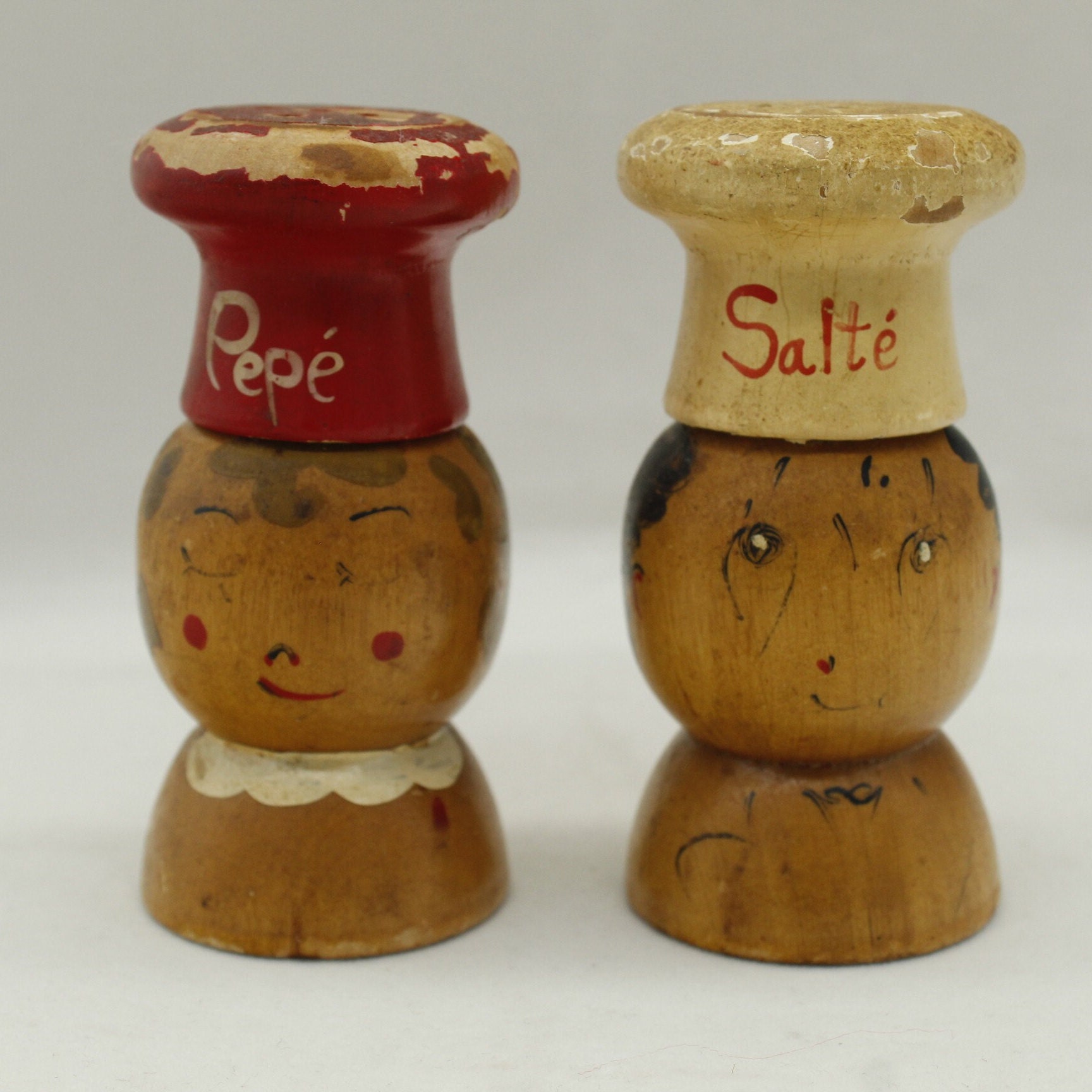 大特価市 Vintage Salt & Pepper Shakers Salt'e Pep'e Wooden Wellworn テーブル用品