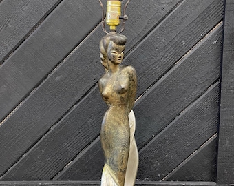 Vintage Reglor of California 1951 Elegant Woman in Leaves Lamp (S4029)
