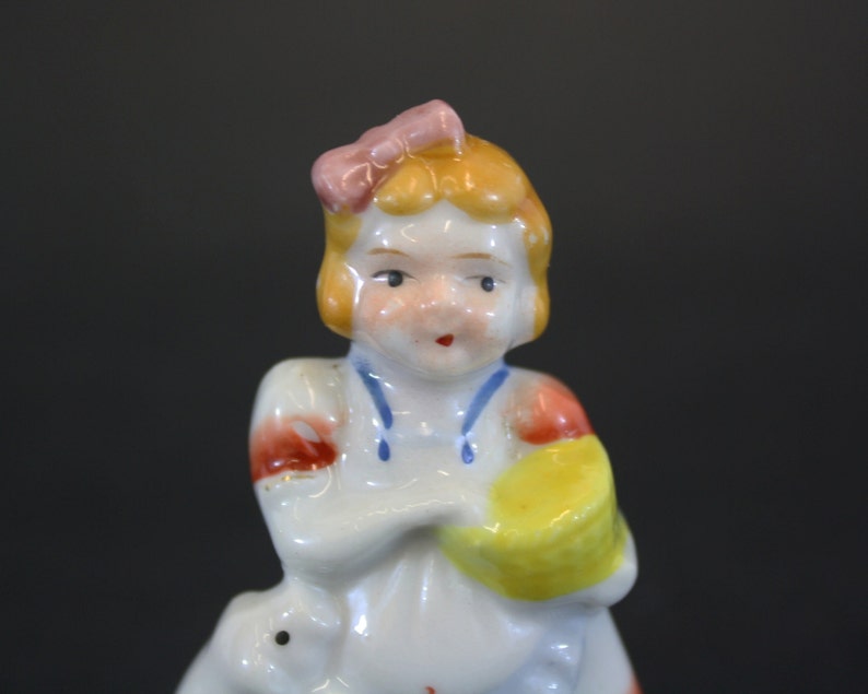 Vintage Girl Feeding Pigs Porcelain Figurine E6424 - Etsy