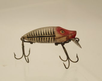Vintage Fishing Lure Silver with Red Face (V10409)