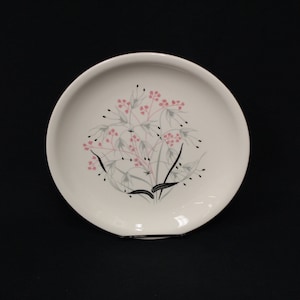 Vintage 1950s MCM Harkerware Pink, Gray, and Black Floral Design Dinner Plate (V6581)