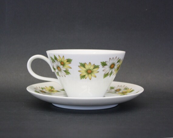 Vintage Noritake 'Marguerite' Mod Daisy Cup and Saucer (E8172)