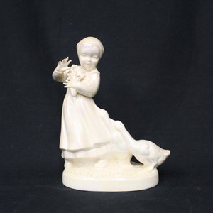 Vintage Goose Girl White Ceramic Girl & Goose Figurine (V2471)