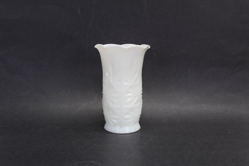 E13767 Vintage Small Milk Glass Vase with Quilted Star Details