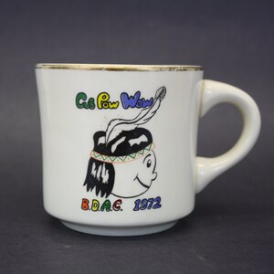 Vintage 1972 &#39;Cub Pow Wow&#39; Coffee Mug with Indian Boy (E4314)