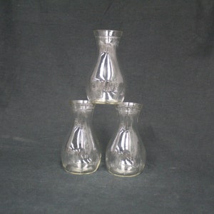 Vintage Table Wine Decanters Set Of Three Clear Glass (V5494)