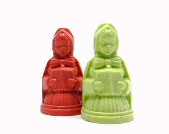 Vintage Pink and Green Plastic Choir Girl Salt and Pepper Shakers (E6971)