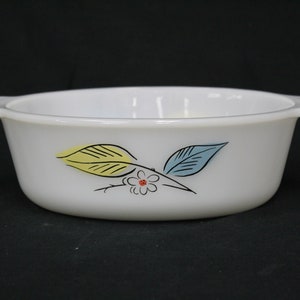Vintage Fire King Pyrex Oval Casserole Dish (V4100)