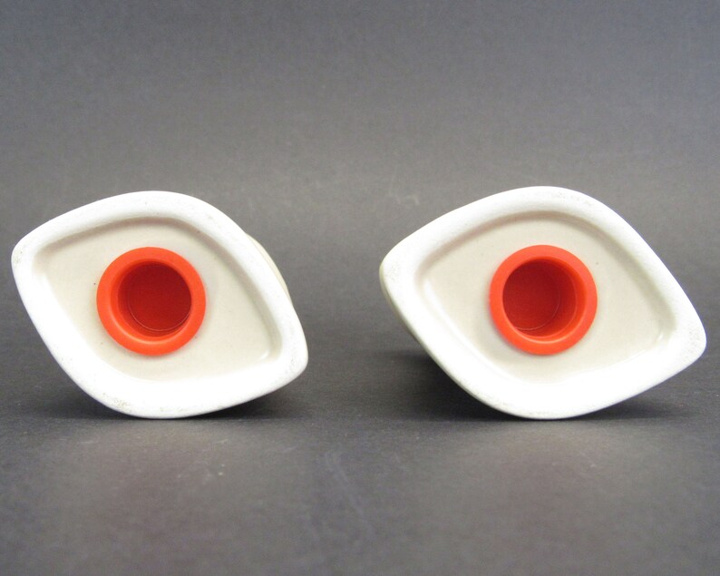 Vintage Studio Anna Indigenous Kangaroo Art Salt /& Pepper Shakers E10500