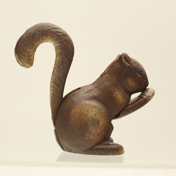 Vintage Squirrel Brown Cast Iron Nut Cracker (V10098)