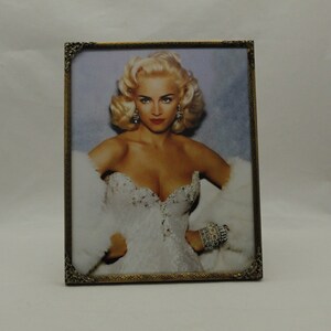 Vintage Ornate Three Corner 8x10 Picture Frame with Madonna (V7766)