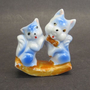 Vintage Rocking Squirrels Porcelain Figurine (E11631)