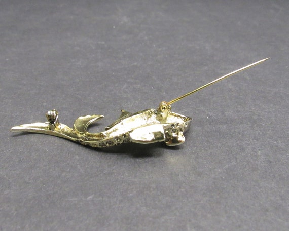 Vintage Goldtone Fish Novelty Brooch (E10153) - image 5