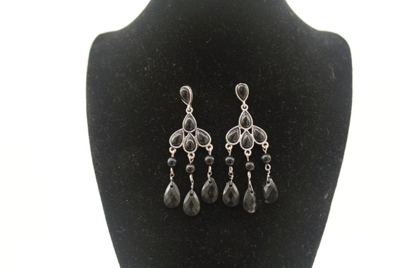Vintage Black & Silver tone Acrylic Beads Chandel… - image 9