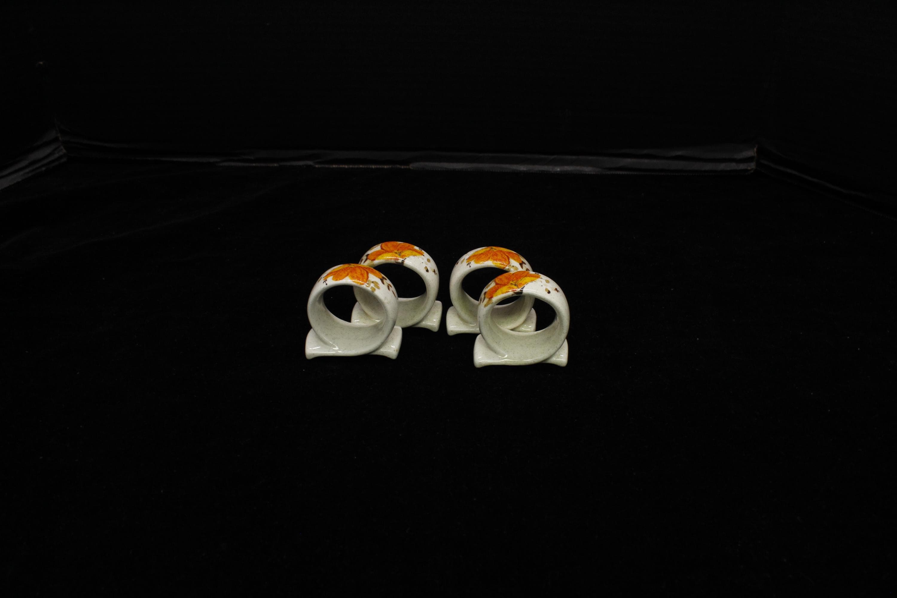 Vintage 1977-79 Mikasa Garden Club 'Flower Fest' Ceramic Stoneware Napkin Rings Set of 4 (S2645)