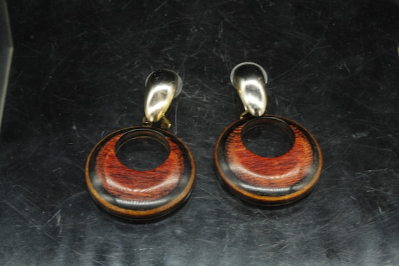 Vintage Wood Lacquered Circle Post Clip Earrings … - image 1