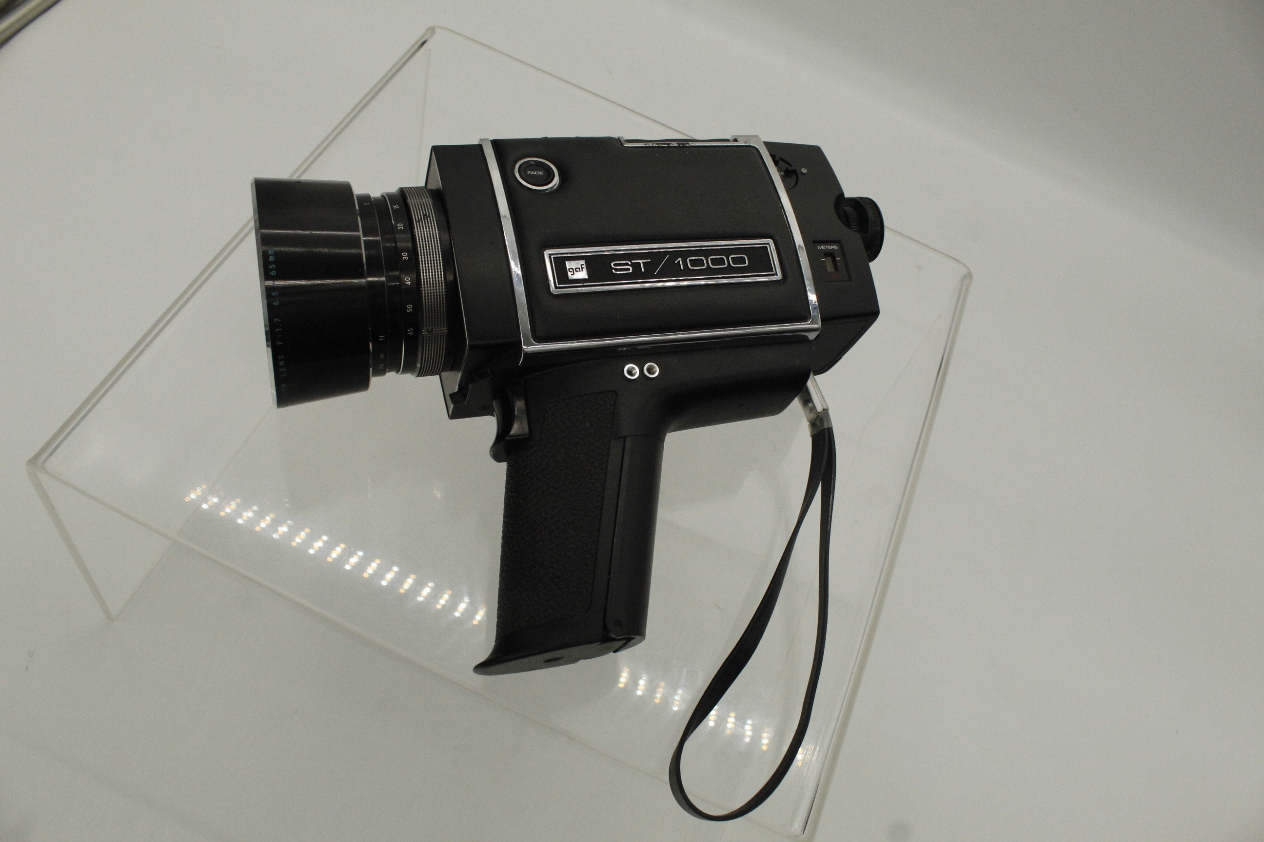 Vintage Japan Bell and Howell 1983-84 Gaf St/ 1000 Super 8 Vintage Japan Bell and Howell 1983-84 Gaf St/ 1000 Super 8
