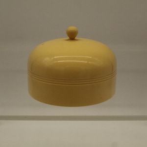 Vintage Celluloid 1930’s Pyralin Ivory Ball Knob Lid & Container (V10174)