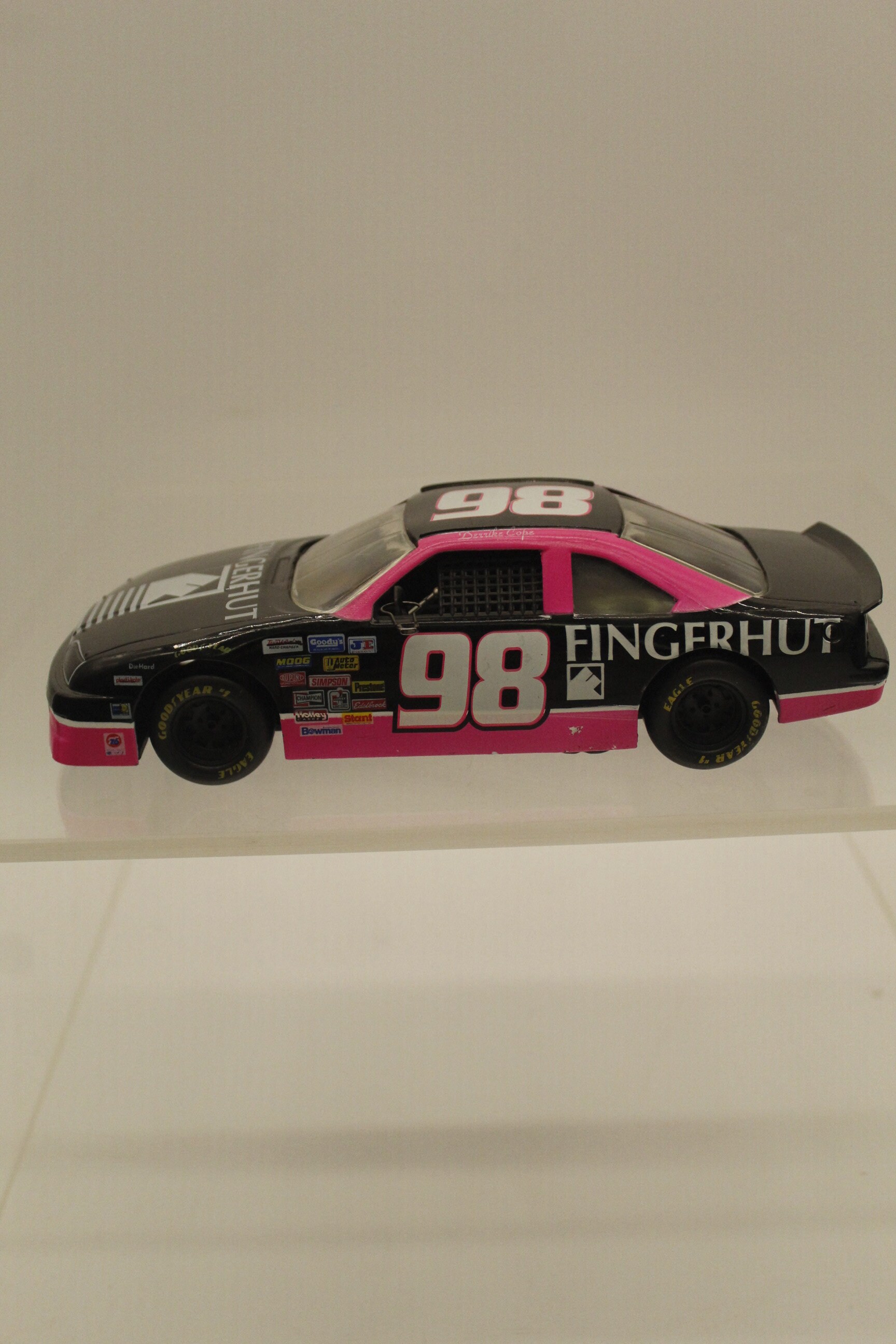 Vintage Fingerhut Pink 98 Nascar Diecast Stock Car (V10380