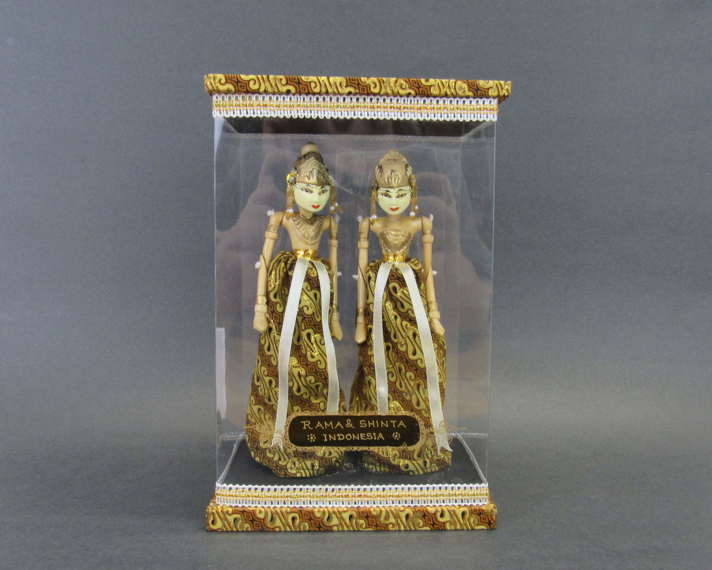 インドネシア　ワヤン人形2体（RAMA、SHINTA） Vintage Rama & Shinta Indonesian Rod Puppets in Original Clear