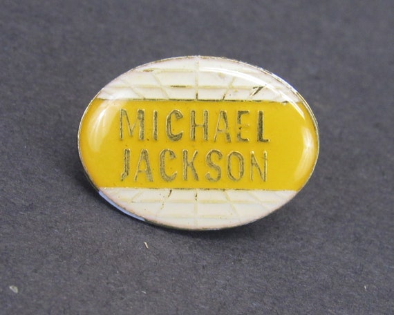 MICHAEL JACKSON THRILLER COLLECT   Pinbacks Buttons NZC***