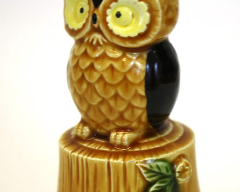 E4924 Vintage Wyoming Souvenir Bell with Owl
