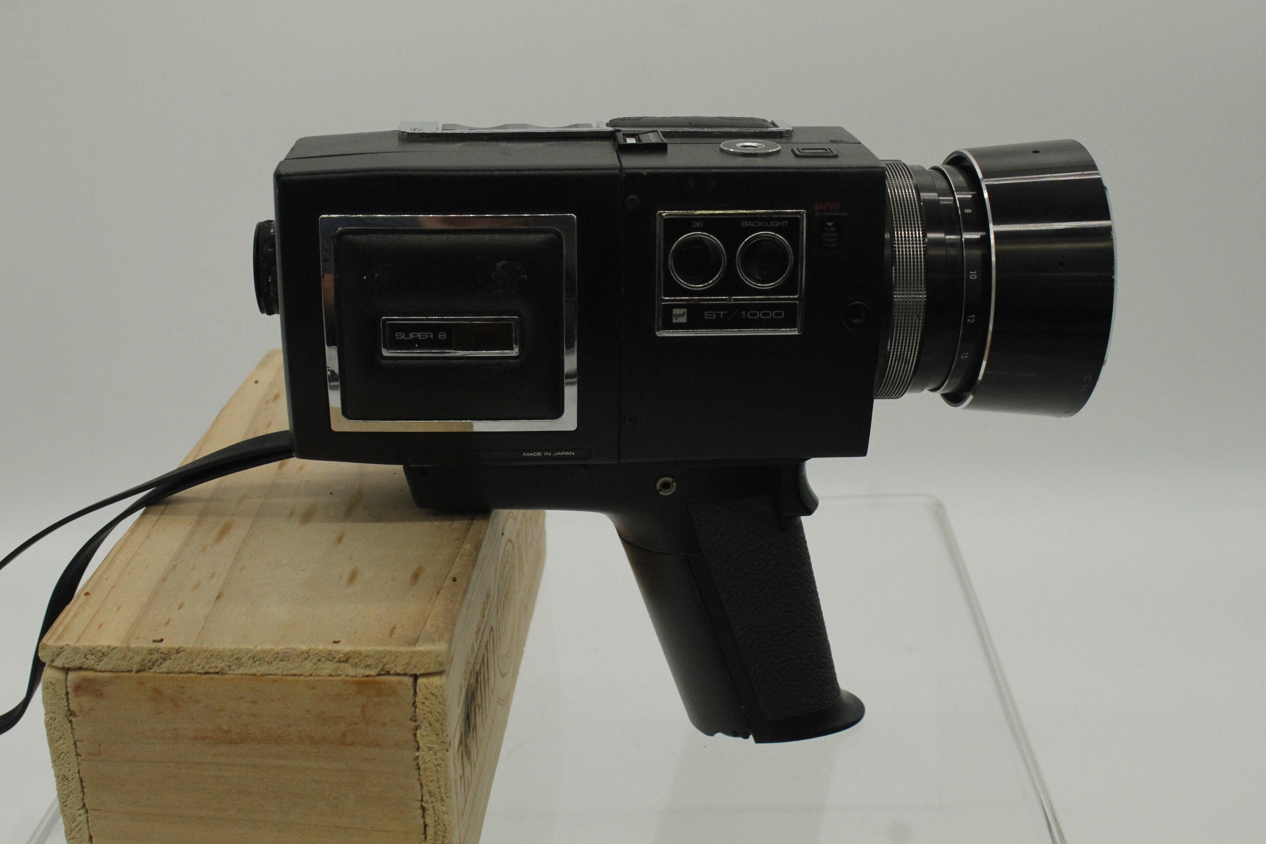 【送料無料キャンペーン】 Vintage Japan Bell and Howell 1983-84 Gaf St/ 1000 Super 8 フィルムカメラ