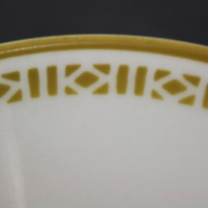 Vintage Syracuse Syralite Yellow Geometric Border Grapefruit Bowl (E4718)