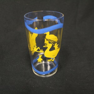 Vintage Ducks Blue Wave Yellow Detail Clear Drinking Glass (V6056)