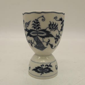 Vintage Blue Onion Danube England Egg Cup (S1702)