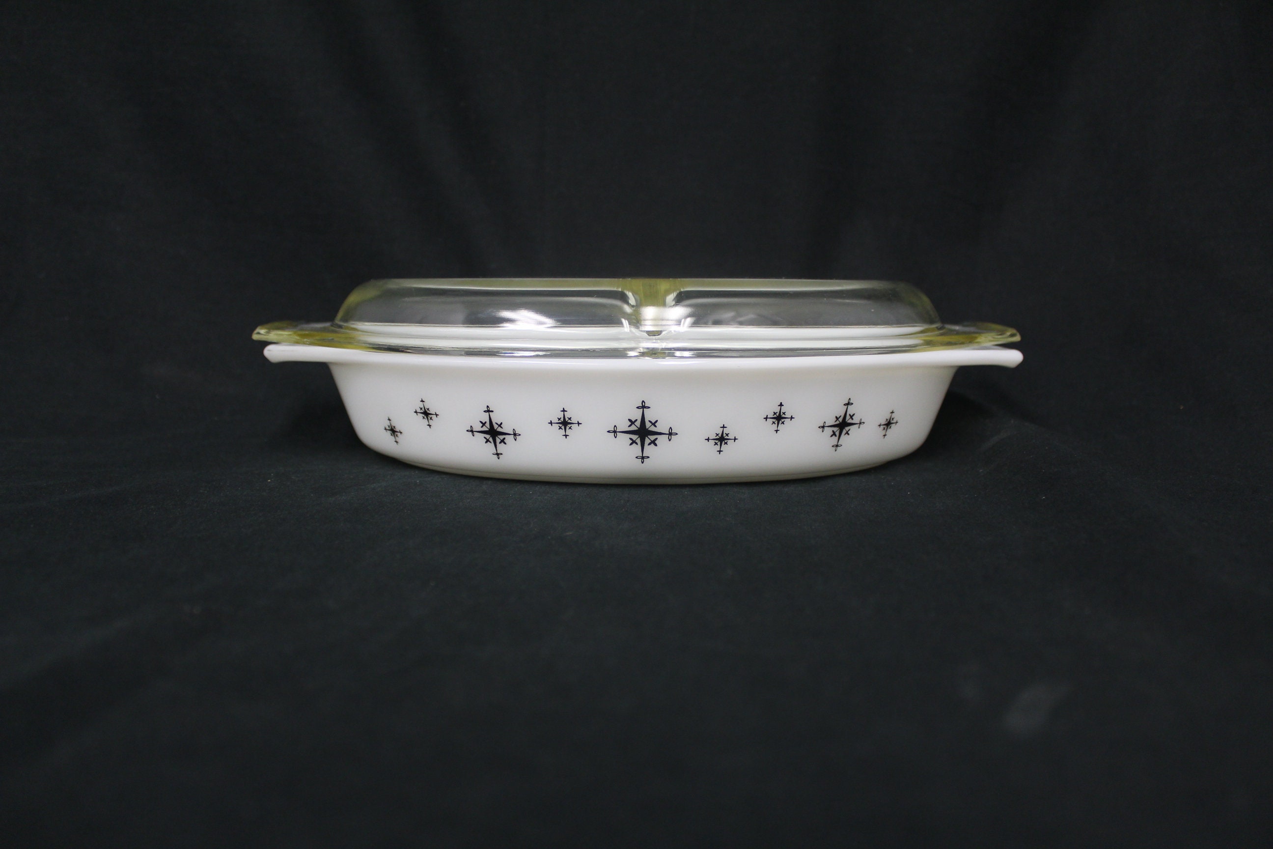 Pyrex MCM Black Star Atomic Compass Divided Casserole Dish With Lid. 1.5  Quart.