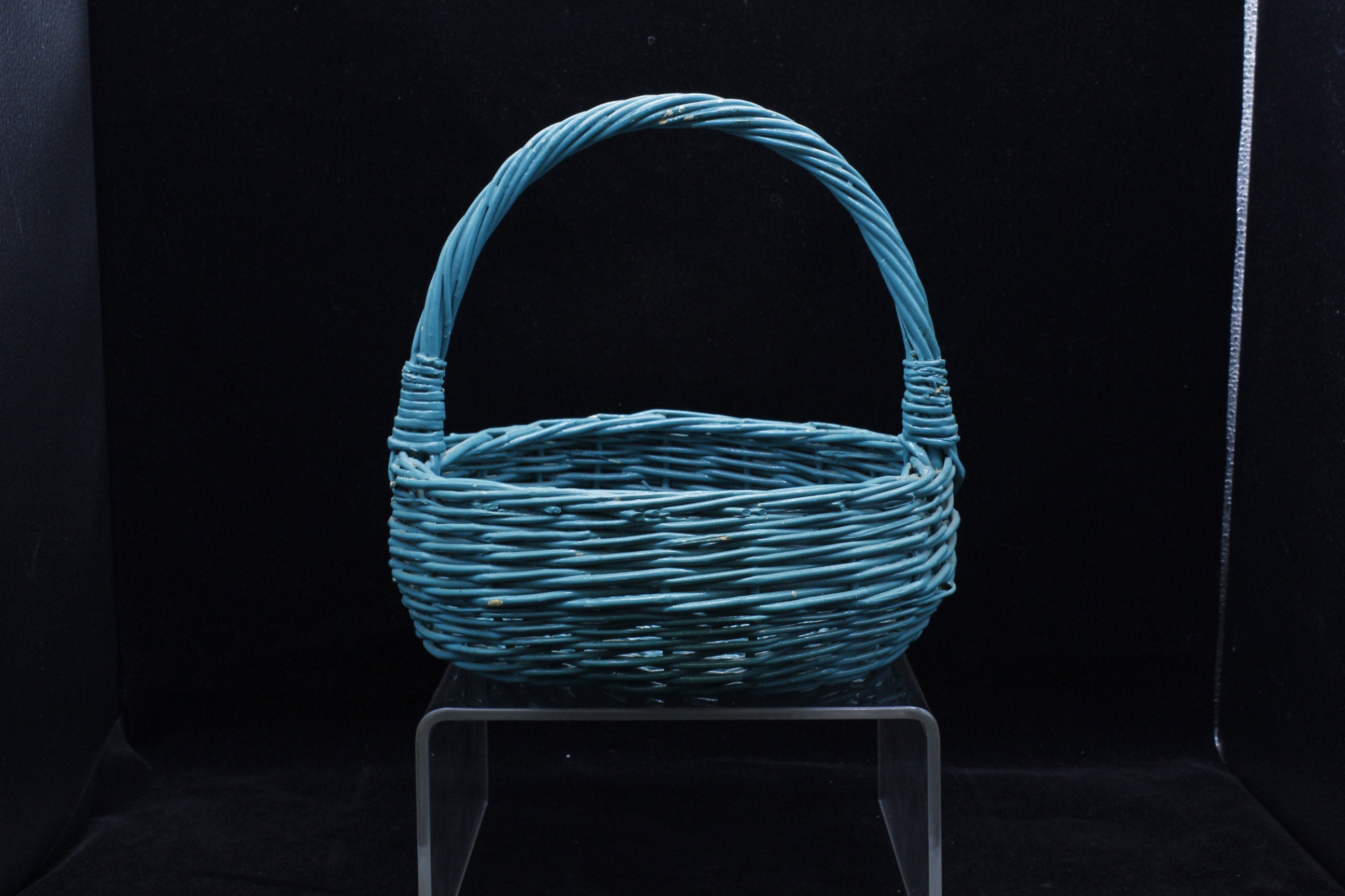 【 think of things】CIRCLE BASKET GREEN Vintage Teal Green Wicker Shallow Round Handled Basket (V8111) - Etsy