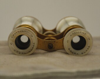 Vintage Crescent Pearlized Mother of Pearl Opera Glasses (V10039