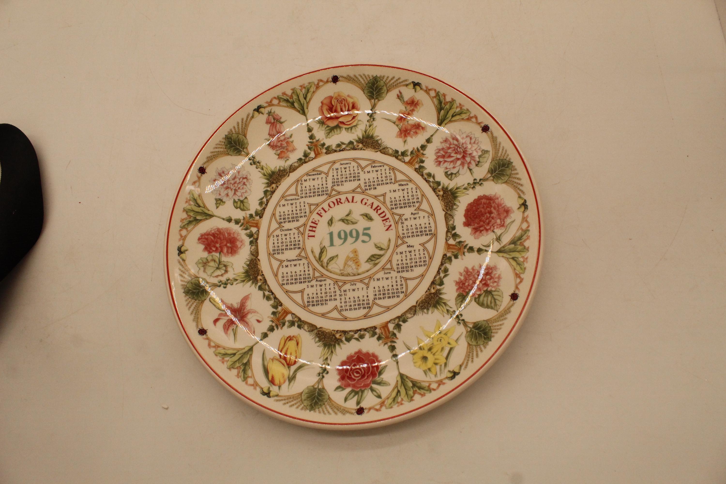 Vintage 1995 Wedgwood England Floral Garden Calendar Plate