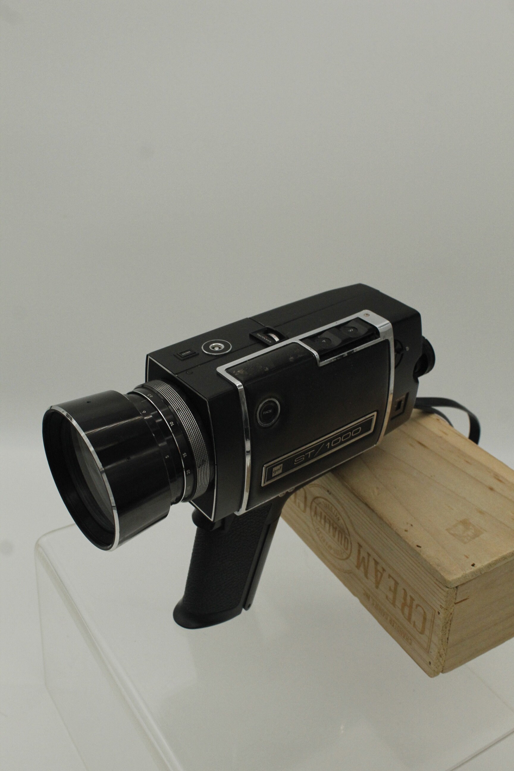 Vintage Japan Bell and Howell 1983-84 Gaf St/ 1000 Super 8 Vintage Japan Bell and Howell 1983-84 Gaf St/ 1000 Super 8