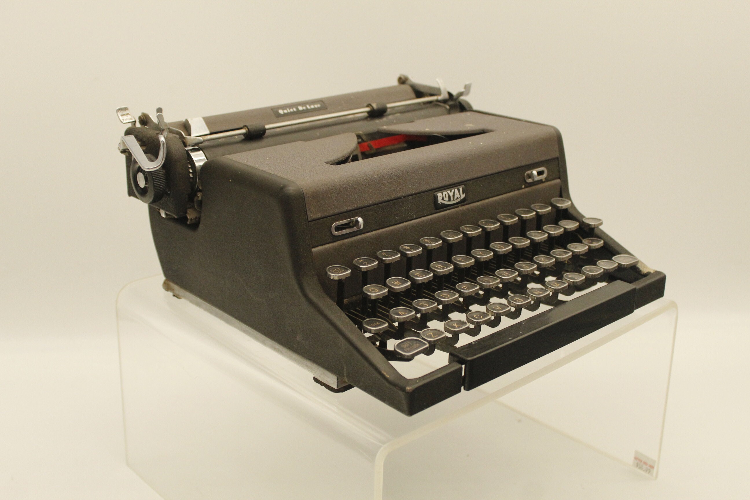 Vintage Royal Quiet De Luxe Typewriter (V10322) - Etsy