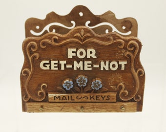 Vintage Faux Wooden For Get-Me-Not Mail & Key Holder USA (V9986)