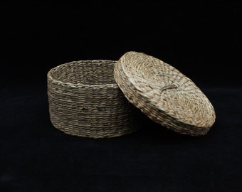 Vintage Woven Basket Small with Lid (V7338)