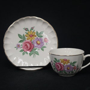 Vintage Ws George Romance 1943 Bolero Shape Cup and Saucer Set (V4950)