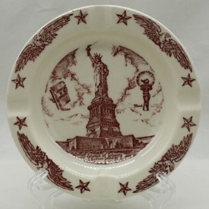Vintage Statue of Liberty Ashtray by Vernon Kilns USA (V8039)