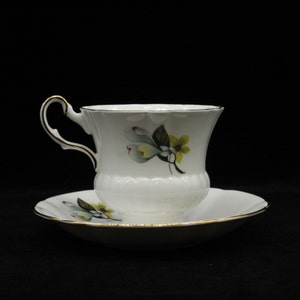 Vintage Queen Anne Dogwood London Tea Cup & Saucer (V7342)