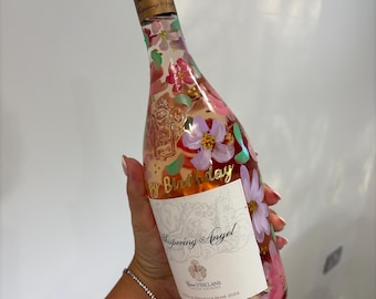Botella de alcohol pintada a mano para ocasiones especiales