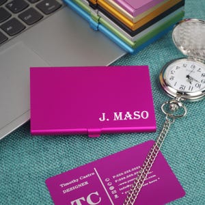 Porte-cartes de visite personnalisé en alliage d'aluminium : porte-cartes en métal gravé, cadeau d'entreprise pour lui