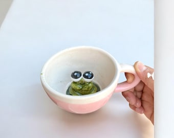 Handmade Pink Frog Mug – 300ml Ceramic Coffee & Tea Cup, Cute Animal Figurine Design, Unique Gift for Frog Lovers
