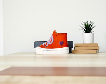 Handmade Shoe-Shaped Ceramic Pen Holder – Modern Desk Organizer, Cute Stationery Holder, Unique Gift for Office & Home
