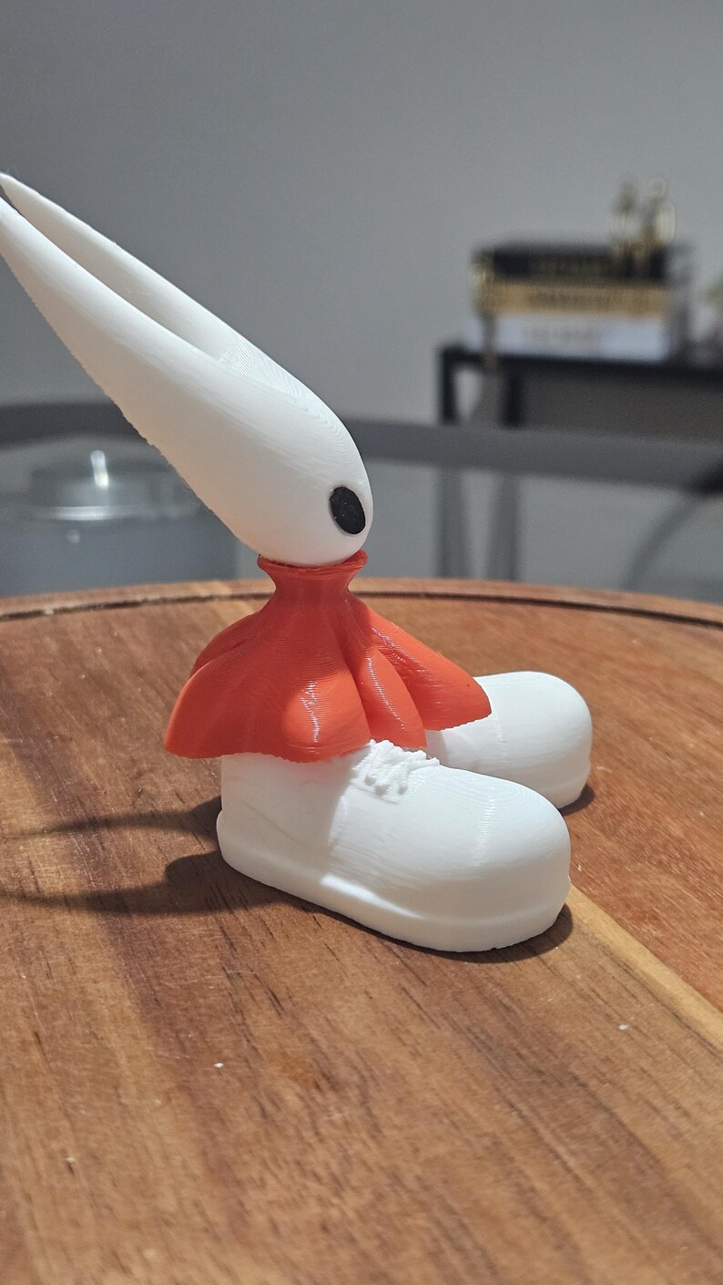 silksong-hornet-figurine-3d-printed-large-shoes-meme-ornament