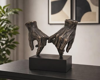 Abstract Hands Sculpture – Modern Linked Hands Statue for Home Office Decor